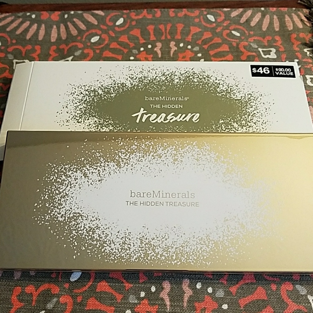 Bare Minerals Hidden Treasure eyeshadow palette